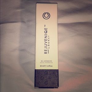 BRAND NEW Rejuveniqe Oil Intensive by Monat